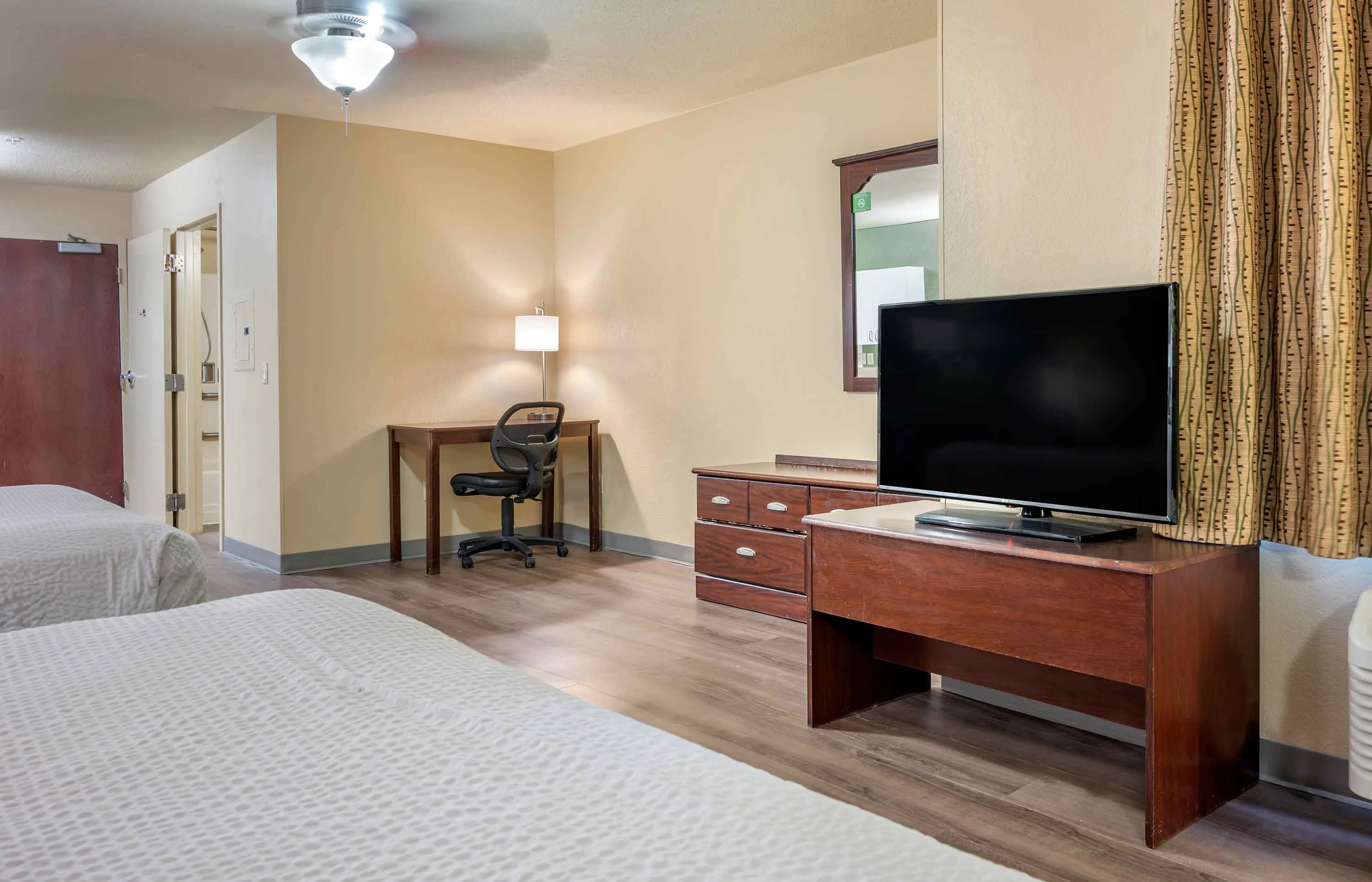 Studio Suite - 2 Full Beds