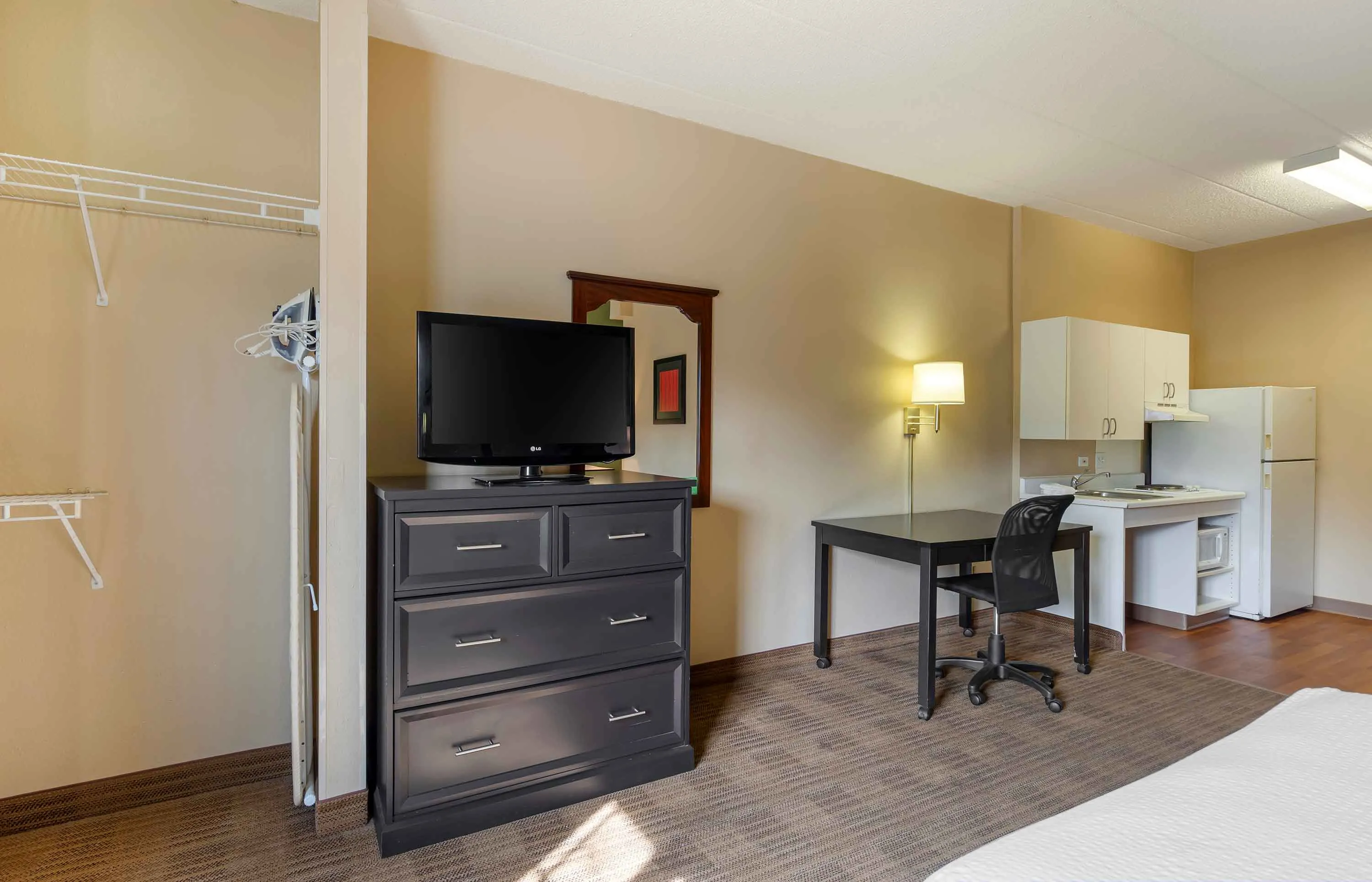 Studio Suite - 1 Queen Bed
