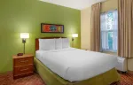 1 Bedroom Suite - 1 Queen Bed