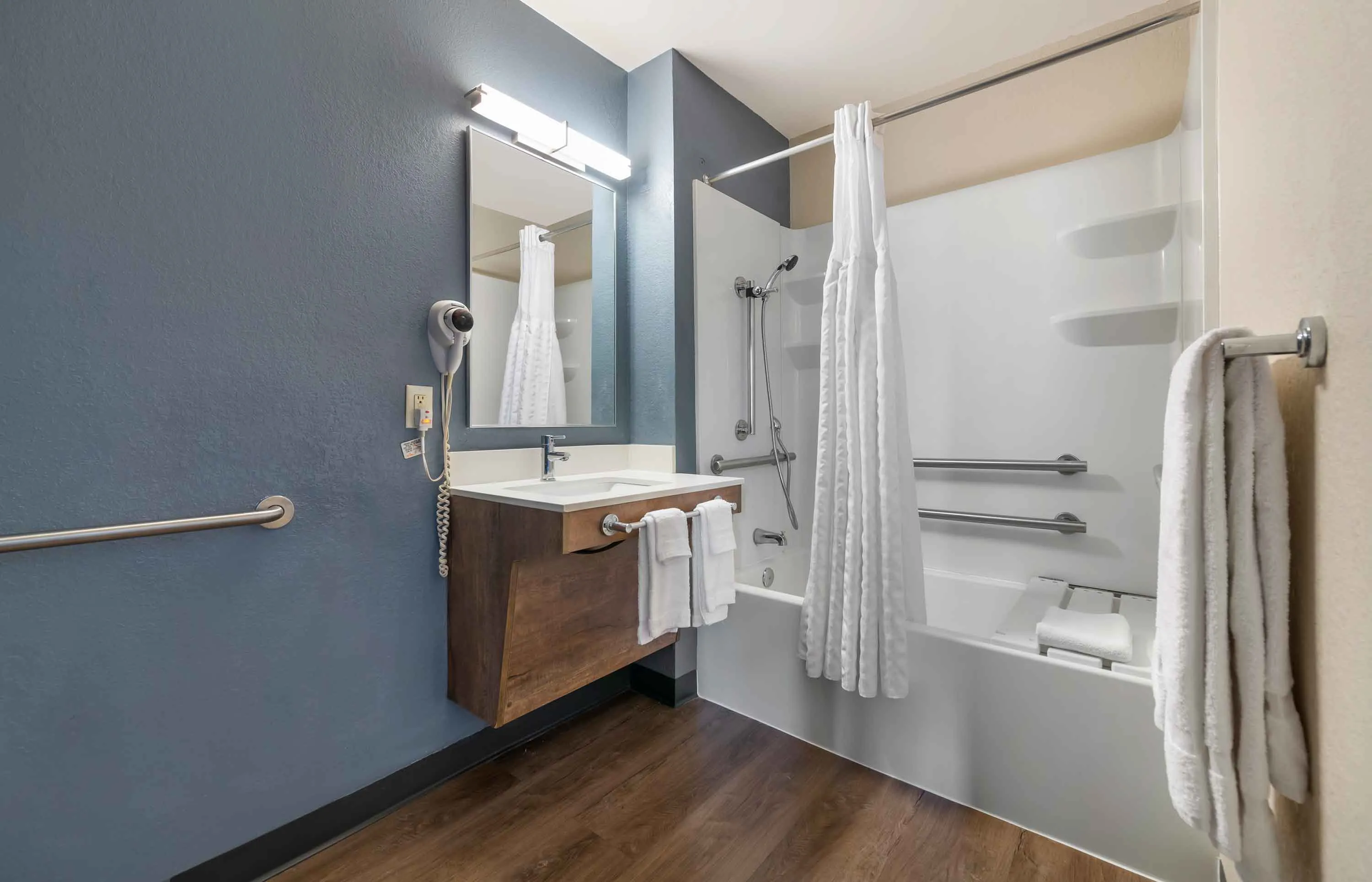 Studio Suite - 2 Full Beds