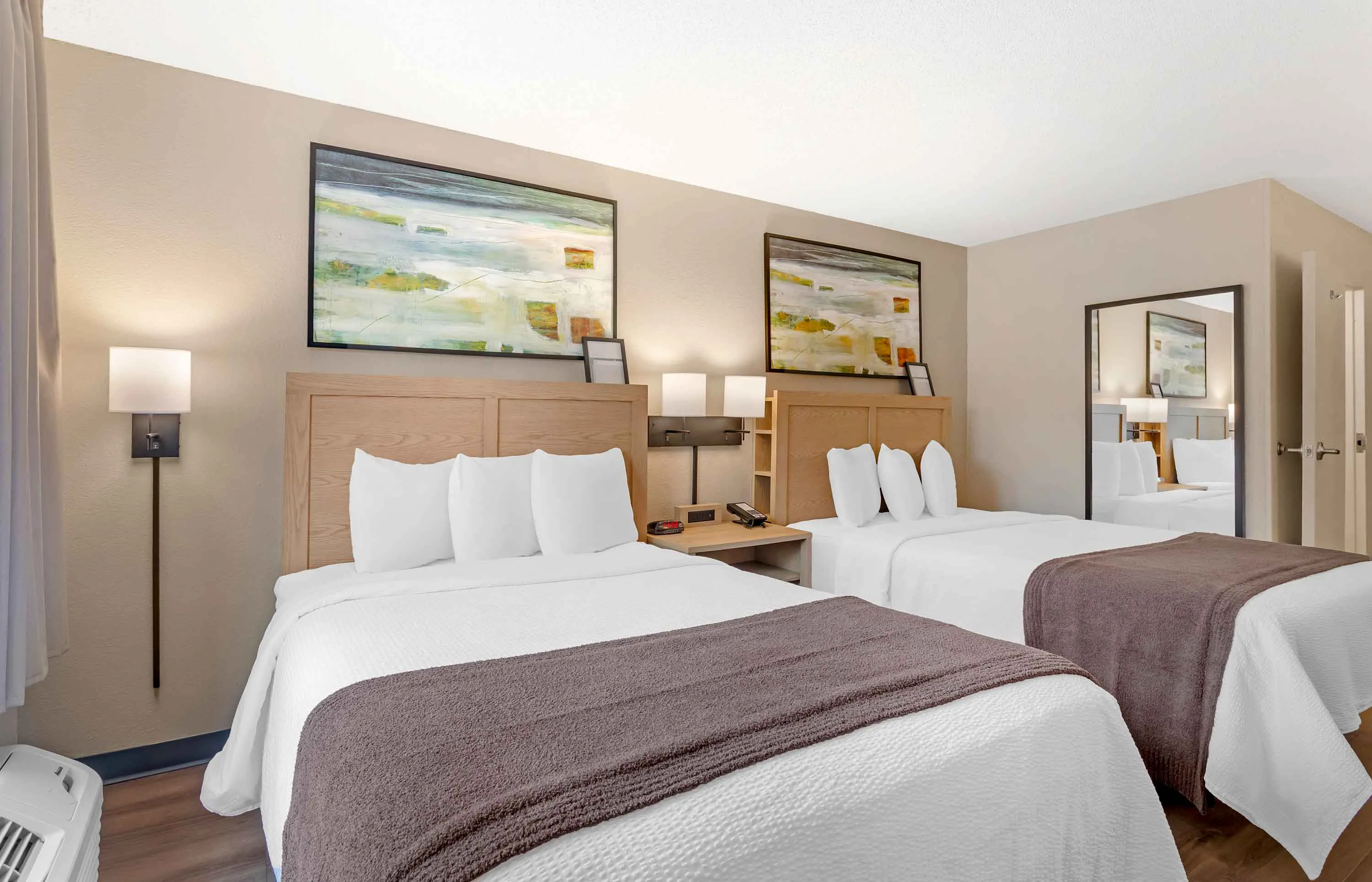 Studio Suite - 2 Full Beds