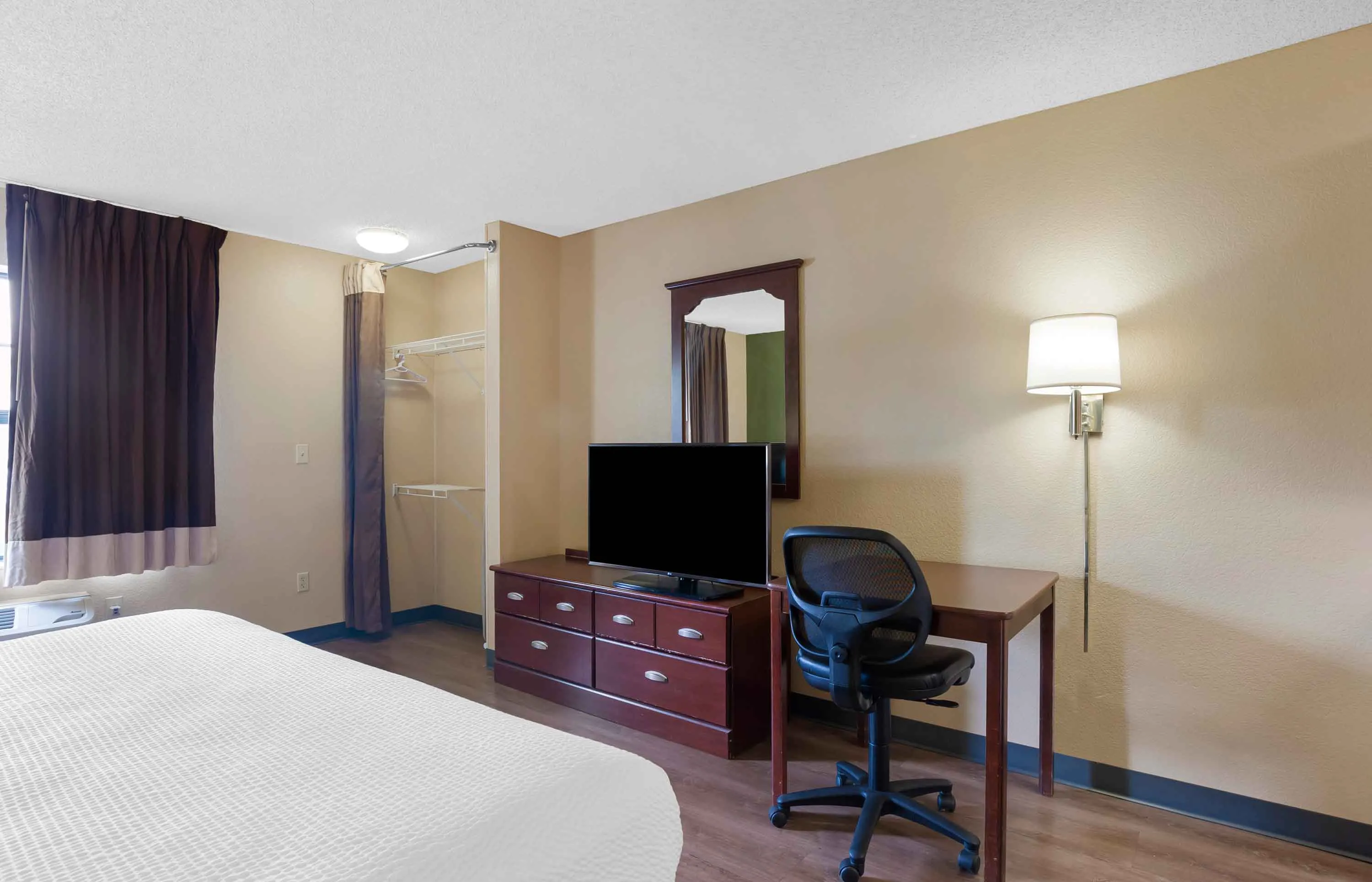 Superior Studio - 1 King Bed