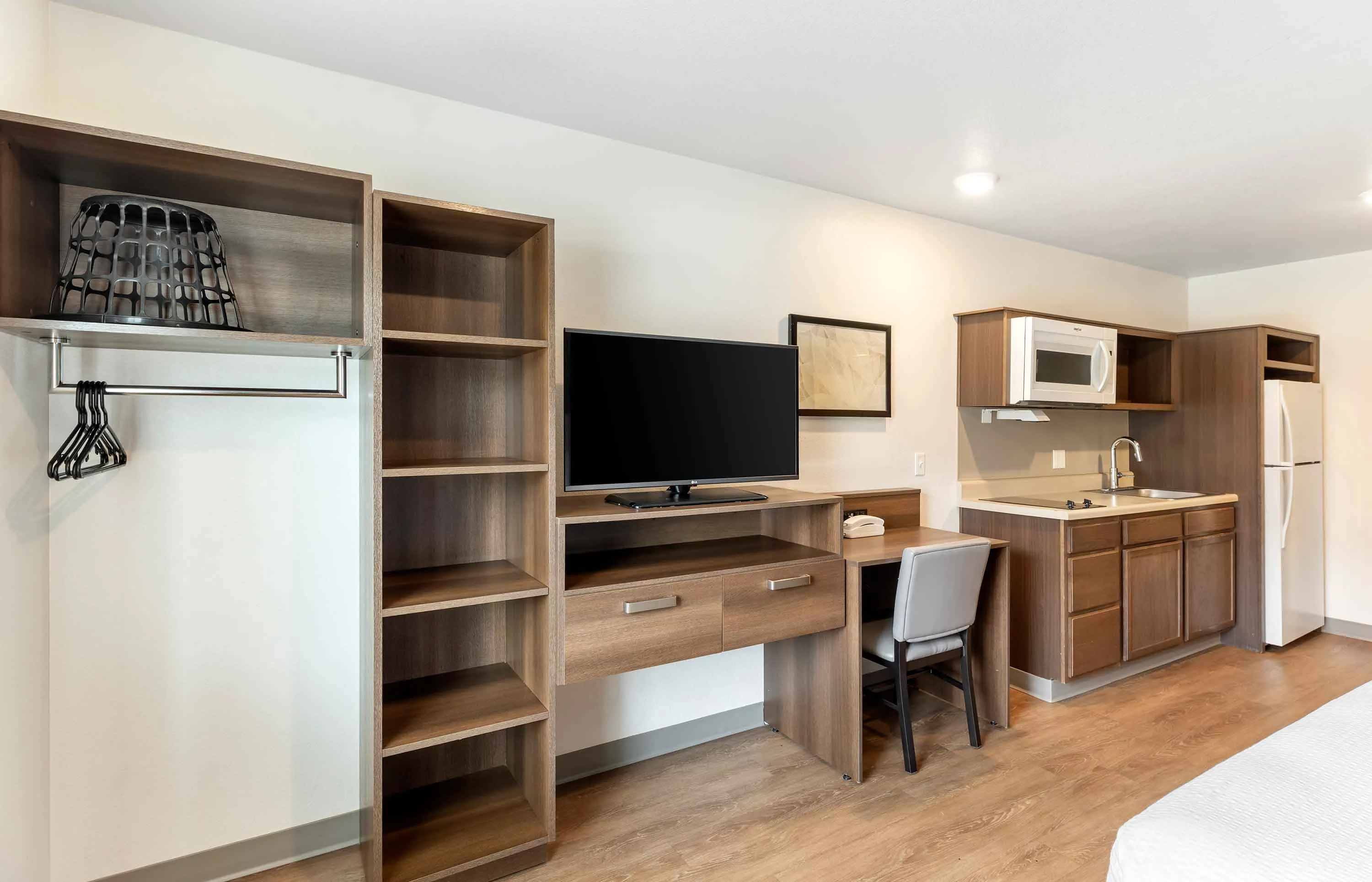 Studio Suite - 1 Queen Bed