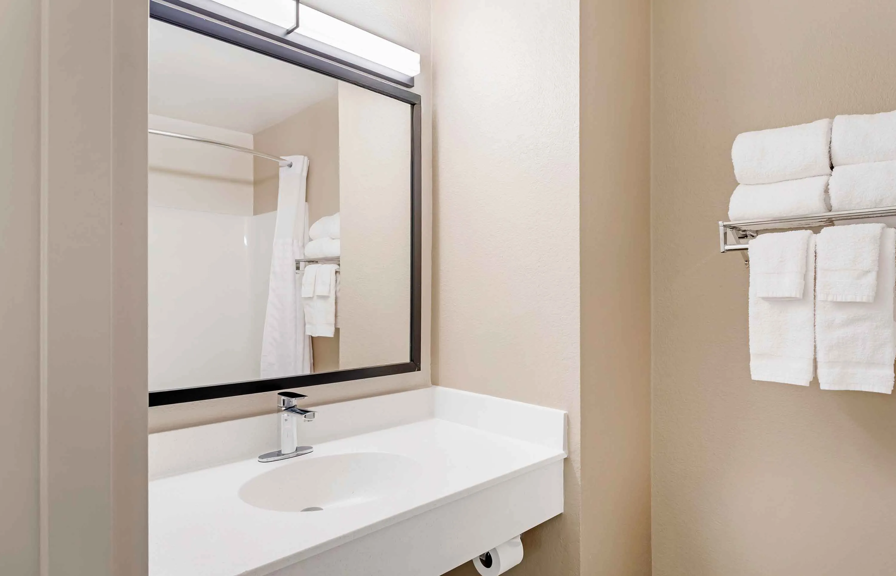Studio Suite - 2 Full Beds