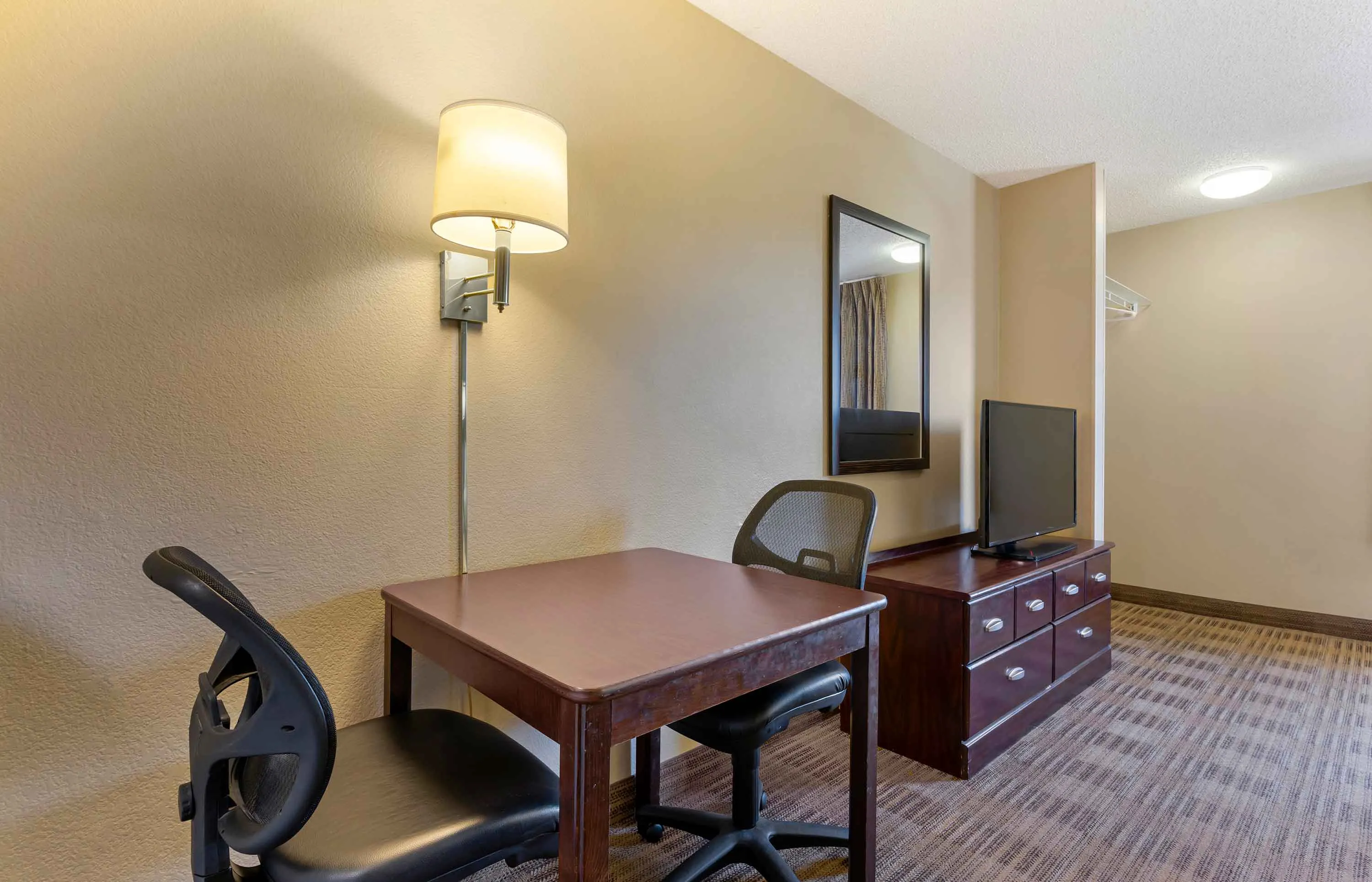Studio Suite - 2 Full Beds